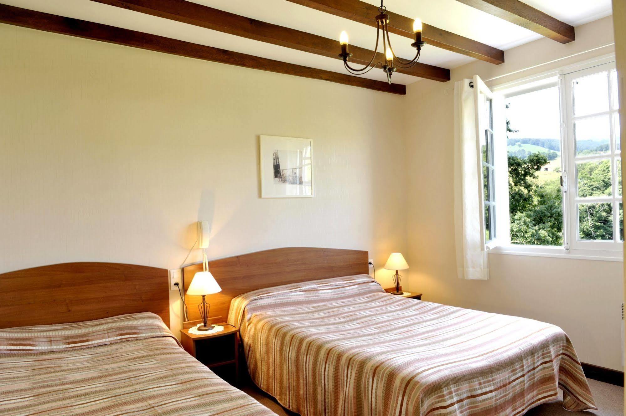 LOGIS Hôtel St Sylvestre Aldudes Exterior foto